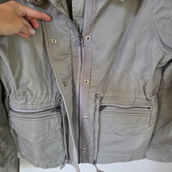 Tommy Hilfiger Gray Utility Jacket with Collared Neckline - Picture 4 of 10